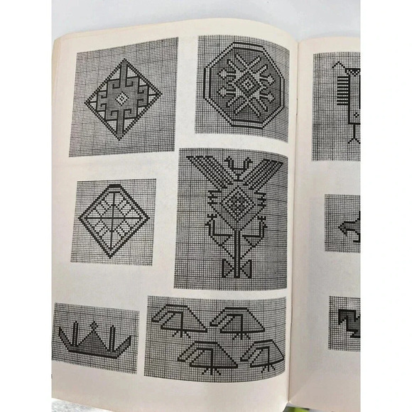 Dover Needleworks Series Baroque Designs and Persian Rug Motifs for Needlepoint - Picture 8 of 10